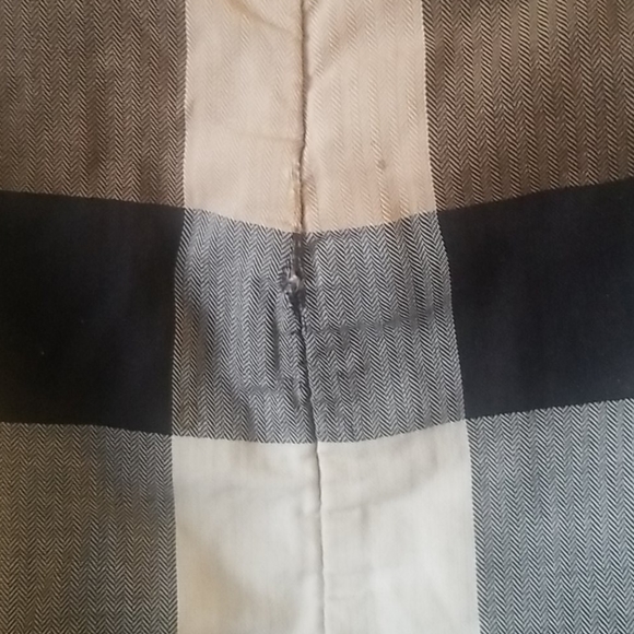 Burberry - Picture 7 of 7